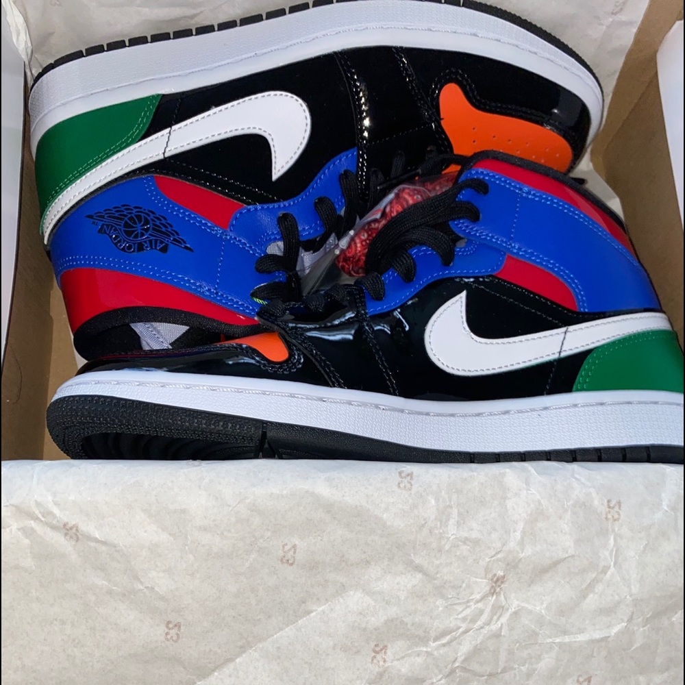 Jordan 1 mid multi patent